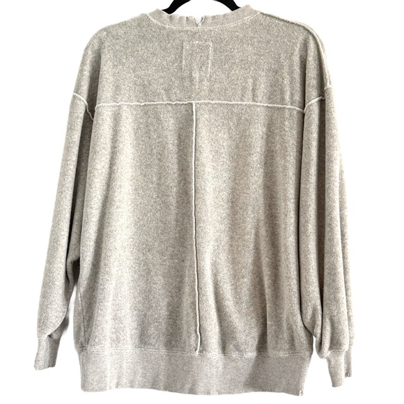 ☘️ 3/$17 Aerie Gray Winter Tour Women's Sweatshirt - Picture 4 of 13